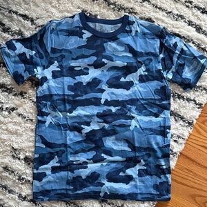 NWT The Children’s Place Navy and Light Blue Camo Tee
